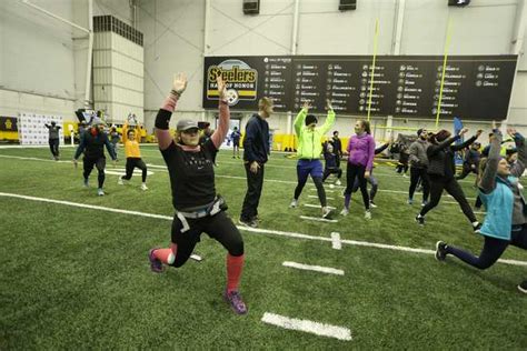 Hundreds Attend Kick Off Training Run For Upmc Health Plans Pittsburgh Half Marathon