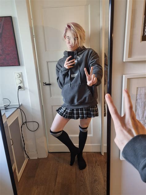 It's femboy friday! : r/femboy