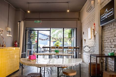 It is the second largest city after no. Coffee Books & Rain Cafe @ Alor Setar, Kedah - Crisp of Life