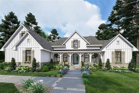 New American Farmhouse Plan With Split Bedroom Layout 16910wg