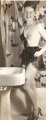 ORG VINTAGE 1940S 50S Nude Sepia RP Brunette Bathroom Lingerie