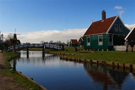 Vrei sa stii cat e ceasul in olanda acum? Olanda - Zaandijk - Viaggi, vacanze e turismo: Turisti per ...