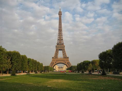 When we said that, we did not say much because this information is known around the world. 1 World Knowledge: Eiffel Tower, Paris, France