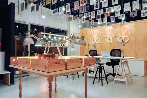 Specializing in custom japanese, traditional, lettering, color and black & grey, with an emphasis on saturation and efficiency to make your tattoo experience as painless as. » TOOL TATTO Tattoo & Body Piercing Studio by Vitale studio, Benifayó - Spain