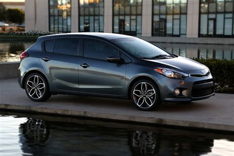 At edmunds we drive every car we review, performing road tests and competitor comparisons to help you find your perfect car. 2014 Kia Forte 5-Door Debuts With 201HP Turbo GDI [Video ...