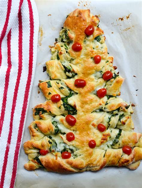 Christmas Tree Pull Apart Bread Step By Step Directions Worn Slap Out