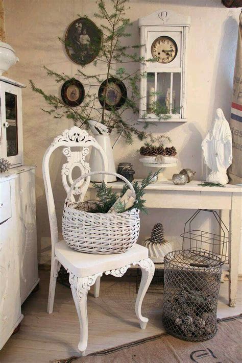 Embracing the vintage, and her love for shabby chic style, this coastal beach client wanted to retain her original stove, as well as her original kitchen cabinets. Pin by Anita on Le style Shabby Chic | Shabby chic ...