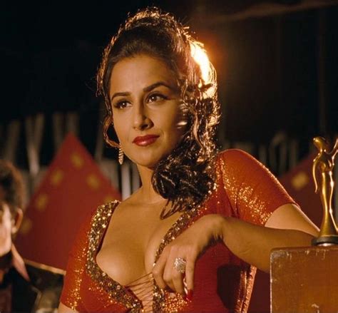 Hot Desi Curves Super Hot Vidya Balan