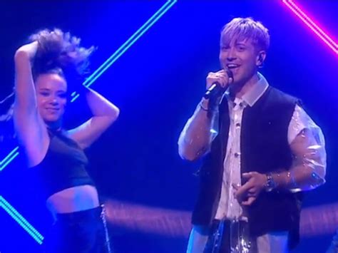 One of sweden's biggest vlogger. Melfest: Wiwi Jury reviews Vlad Reiser with "Nakna i ...