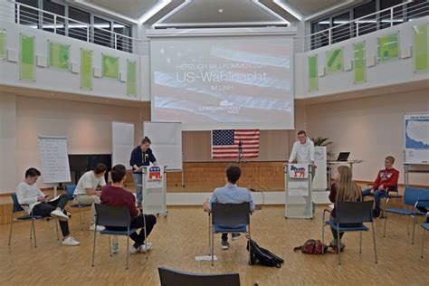 Benannt wurde das haus nach dem katholischen parlamentarier und zentrumspolitiker ludwig windthorst. US-Wahlnacht im Lingener Ludwig-Windthorst-Haus - Ems ...