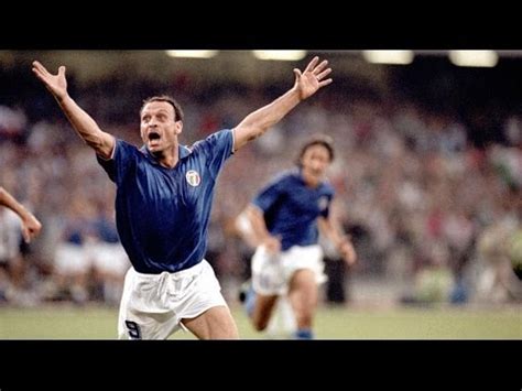 Salvatore schillaci, appelé aussi totò schillaci, est un footballeur italien, né à palerme le 1er né dans une famille d'origine modeste, salvatore schillaci, surnommé totò1, se passionne dès son. Salvatore Schillaci - Italia 1990 - 6 goals - YouTube