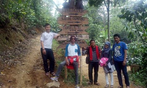 Biaya perjalanan (tc) biaya perjalanan merupakan jumlah uang/biaya yang dikeluarkan oleh pengunjung untuk melakukan kunjungan ke air terjun jumog. 10 Foto Curug Putri Kencana Bogor Sentul, Harga Tiket ...