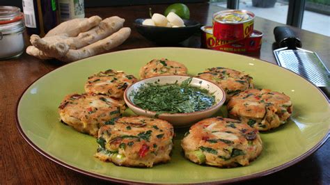 Learn how to cook this popular dish like a total pro. Pastelitos de atún y especias (Spicy tuna fish cakes ...