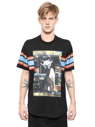 Popular fashion designer, yomi casual, has landed in a yomi was lucky to be alive after the horrible experience and he went on social media to share photos of himself and his badly disfigured suv. Givenchy Cotton Jersey Columbian Fit T-Shirt on shopstyle ...