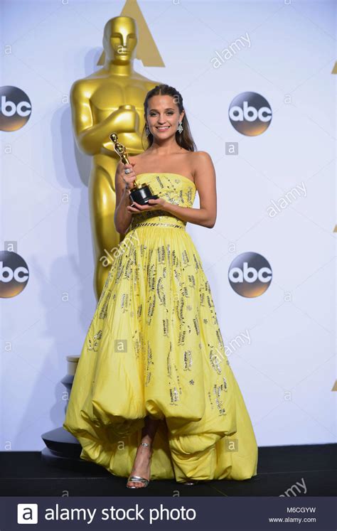Alicia Vikander 075 At The 88th Academy Awards Oscars 2016 At The Dolby