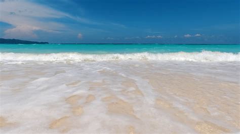 Turquoise Ocean Waves Roll In On The Sandy Beach On Tropical Island Ocean Seascape Scenic