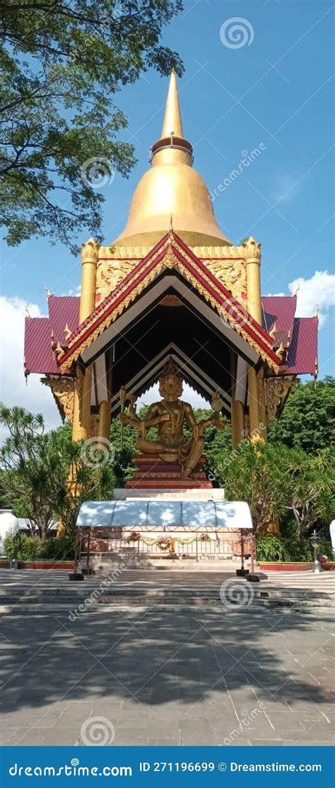 Klenteng Sanggar Agung Kenjeran Es Un Templo Chino Situado En Surabaya Imagen De Archivo