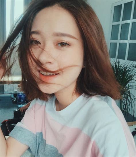 Bên cạnh đó, trương hoàng mai anh còn tham gia vào đóng mv ca nhạc như cô gái nông thôn, khi anh bối rối của ca sĩ lynk lee; Truong Hoang Mai Anh - Asian Girl