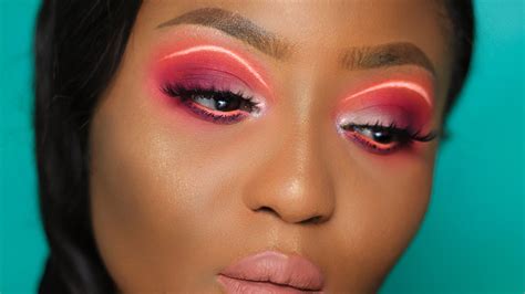 Рейтинг — 4.5 из 5 на основании 3929 оценок. Instagram Makeup Trend Alert: NEON Liner Tutorial ...