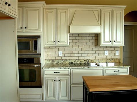 Browse 45 green glazed kitchen cabinets on houzz whether you want inspiration for planning green glazed kitchen cabinets or are building designer green glazed kitchen cabinets from scratch, houzz has 45 pictures from the best designers, decorators, and architects in the country, including montana reclaimed lumber co. subway tile backsplash, luxe homes and design, white ...