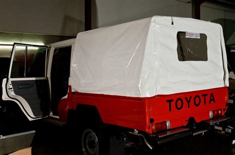 Hilux lhd 2.4l turbo diesel 5 seater TAR LC79 DCB - Land Cruiser 79 Double Cabin Pick-Up rear ...