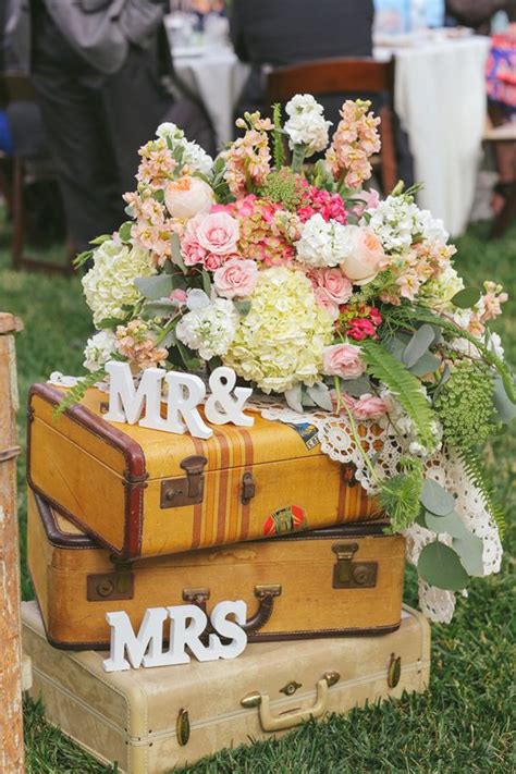 Your guests will love the. Top 20 Vintage Suitcase Wedding Decor Ideas | Roses & Rings