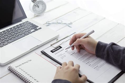 4 how to write a cv. How to Write a Resume: Learn With Our Free Guide +10 tips