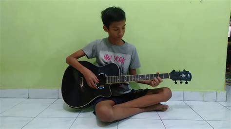 Home tanah air ku tidak kulupakan kan terkenang selama hidupku biarpun saya pergi jauh tidakkan hilang dari kalbu tanah ku yang kucintai engkau kuhargai. Lagu tanah airku versi sendiri - YouTube