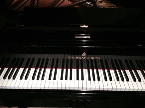 Die klaviatur hat in diesem fall. Steinway & Sons B211 Flügel in sehr seltenem perfekten ...