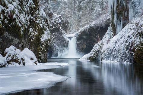 30 Fantastic Images Of Frozen Waterfalls Around The World 500px