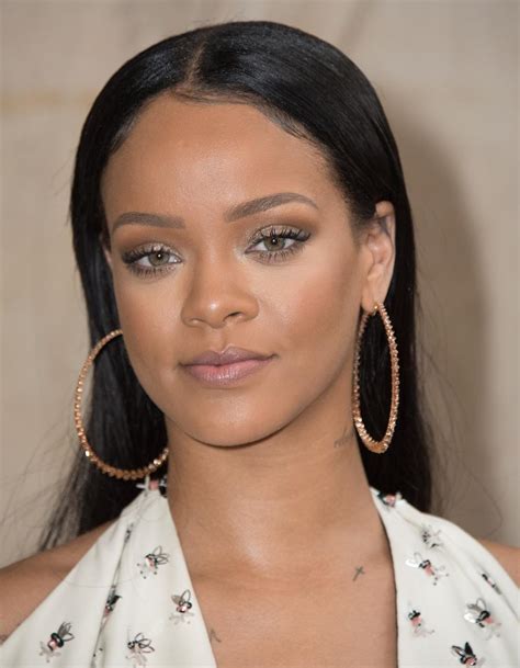 Born in saint michael and raised in bridgetown, barbados. Rihanna humilie ses ex sur Instagram - Elle