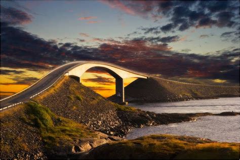 el puente storseisundet en noruega realmente  lleva