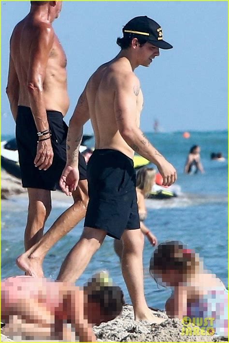 Full Sized Photo Of Joe Jonas Shirtless In Miami 08 Joe Jonas Is