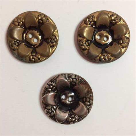 3 Vintage Gold Silver Tone Metal Sewing Buttons Flower Design 1 18
