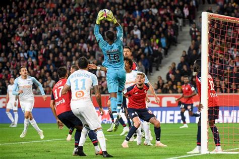 Repartir de l'avant avec une nouvelle semaine à deux matchs @ om_officiel (mercredi, 21h) @ gfc_ajaccio (dimanche, 18h30) # loscom # gfcalosc pic.twitter.com/fl6wo97tip. Albums photos - OM - Lille : les équipes officielles ! - Onze Mondial