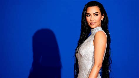Koreai Rongy Hívás Garde Robe Kim Kardashian Elülső Menjen Vissza Rohanás