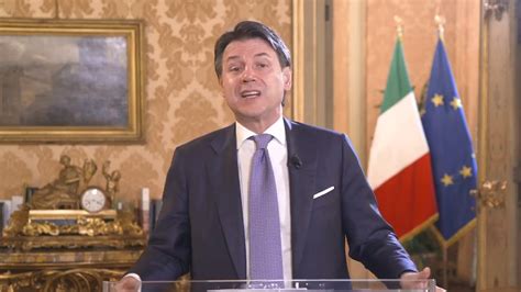 Mentre il premier giuseppe conte è impegnato nella formazione del nuovo governo, la bella olivia è stata fotografata dal magazine chi in costume intero rosso mentre si culla tra le onde del mare. Giuseppe Conte: Intervento al digital talk "Italia Riparte ...
