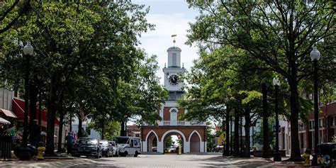 No trip to fayetteville would be complete without visiting the fayetteville farmer's market or one of the many weekend flea markets. 25 Weekend Things to Do in Fayetteville NC | Restaurants ...