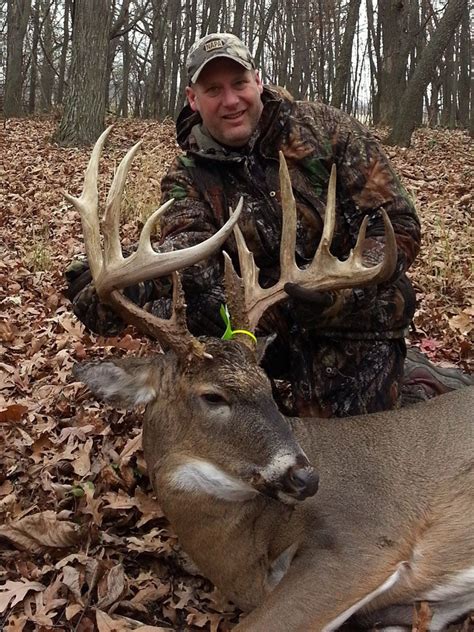 New Wisconsin State Record Archery Buck 14 Points 189 Inches