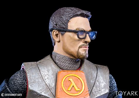 With an authoritative voice and calm demeanor, this ever popular american actor has grown into one of the most respected figures in modern us cinema. NECA Half-Life 2 Gordon Freeman 7-Inch Scale Figure ...