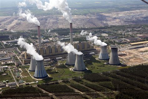 Jak przekazało pge górnictwo i energetyka konwencjonalna, przestało działać 10 z 11 bloków energetycznych. Elektrownia Bełchatów | CEMEX Polska