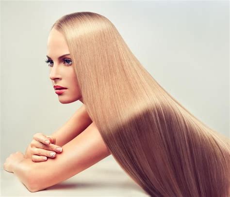 17 Hacks To Make Your Hair Look Thicker Glossy Hair Long Hair
