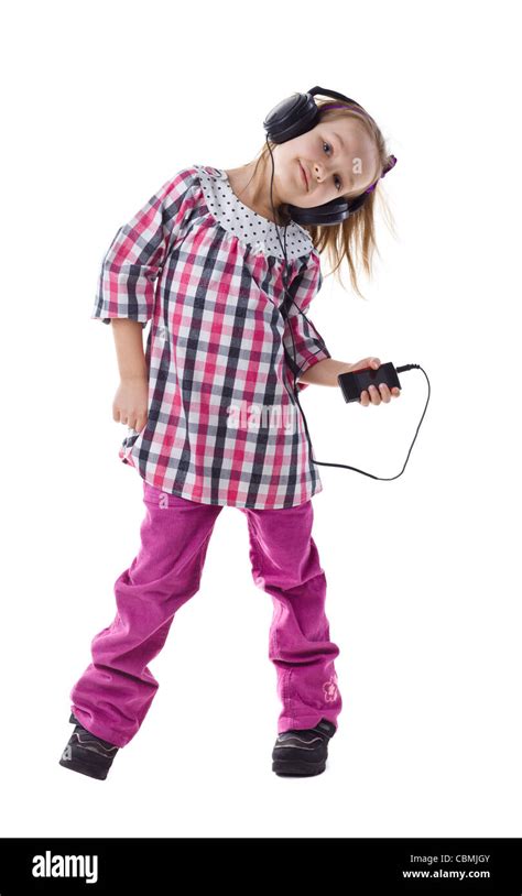 Das Kleine Mädchen Hört Musik Und Tänze Stockfotografie Alamy