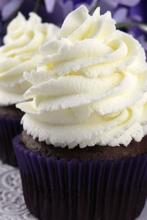 The Best Whipped Cream Frosting Recipe Whipped Cream Frosting