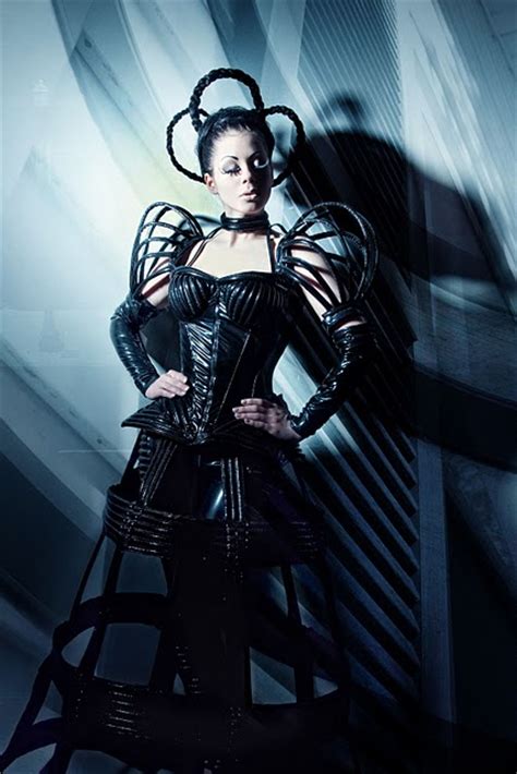 I want to be ophelia from hamlet for halloween. Corsage Ophelia, crinoline Cosmic Couture | Crazy outfits ...