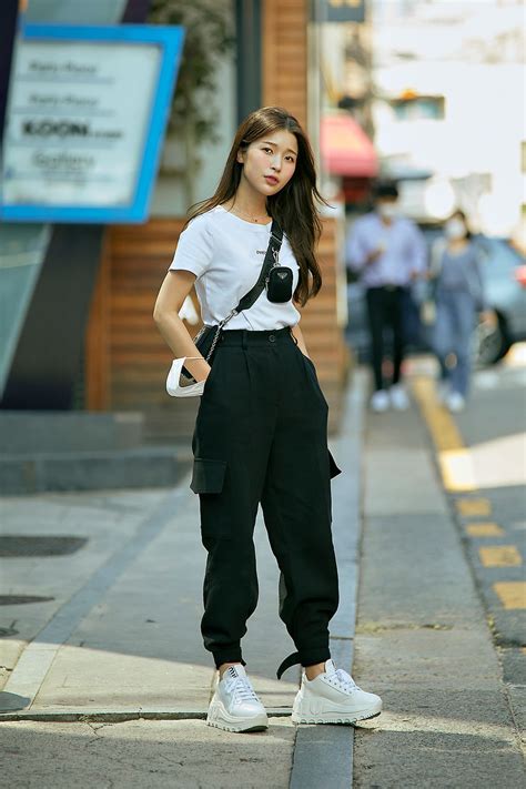 Street Fashion Women’s Style In Seoul May 2020 écheveau Korean Fashion Korean Casual