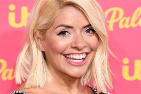 Holly Willoughbys Makeup Artist Shares Secrets Behind Stars Flawless Look And Fans Are In Love