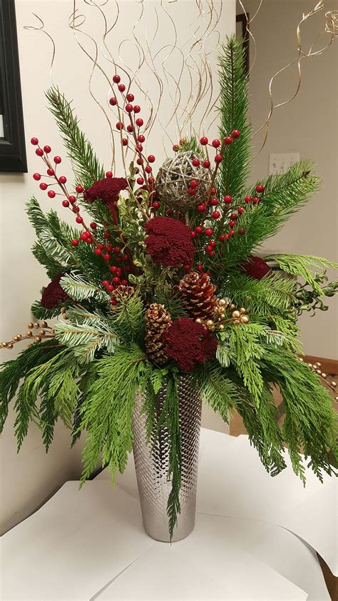Absolutely Beautiful Christmas Floral Arrangements Christmas Flower