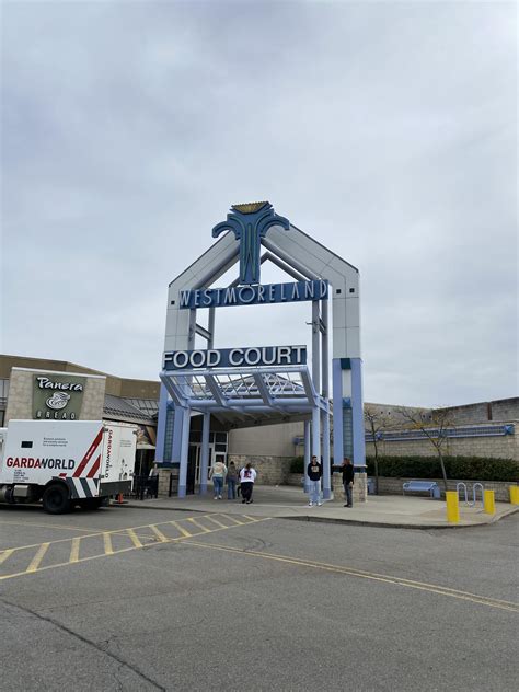 [OC] Westmoreland Mall, Greensburg, PA. GORGEOUS 1993 time capsule mall