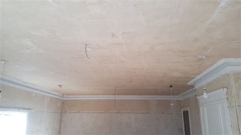 The living room ceiling has some cracks in it and there is one place where a previously repaired plaster piece fell out. Repairing Lath And Plaster Ceiling | MyCoffeepot.Org